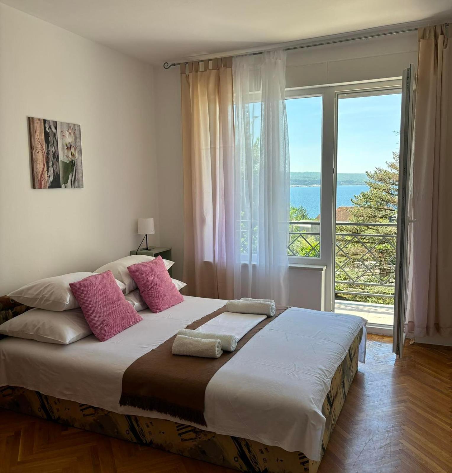 Helen Apartments Crikvenica Exteriör bild