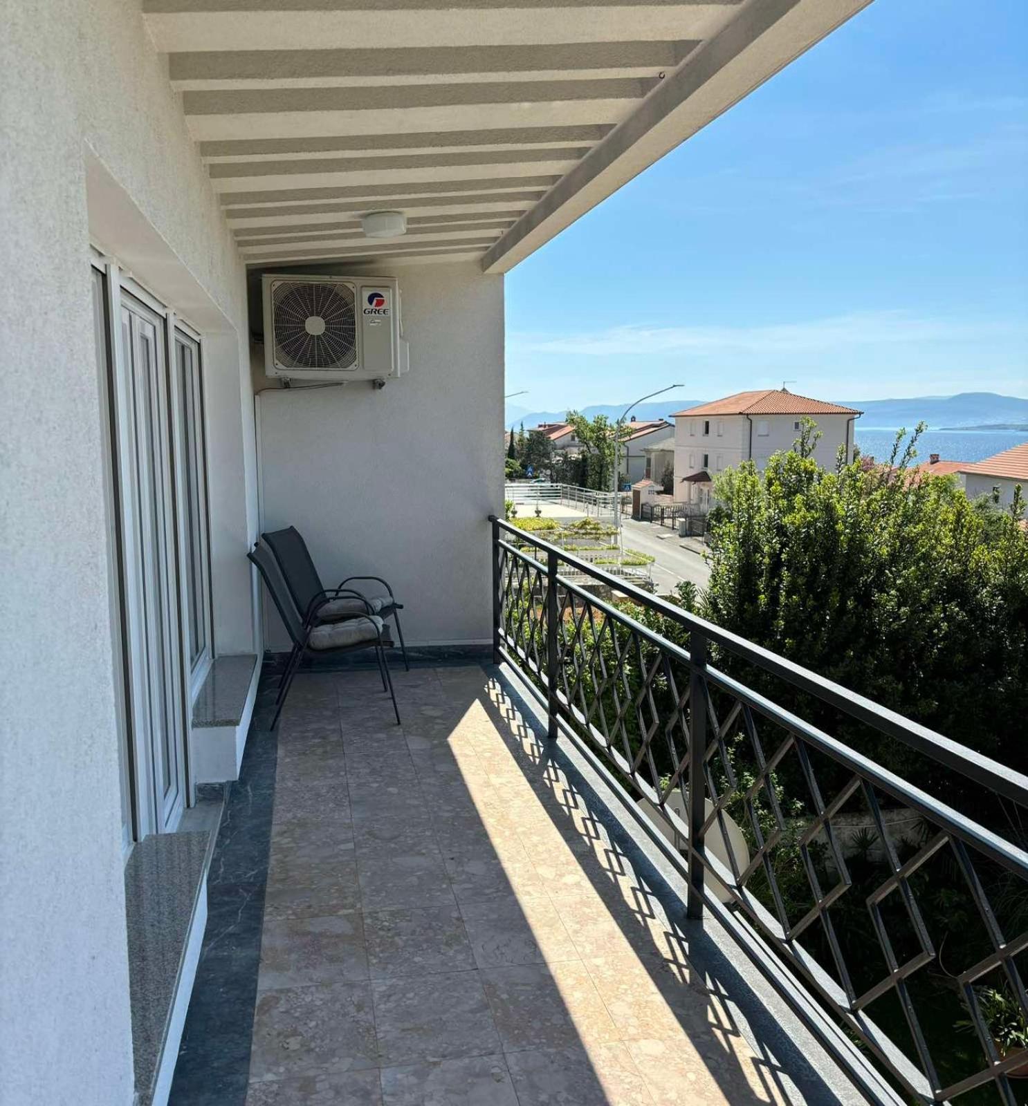 Helen Apartments Crikvenica Exteriör bild