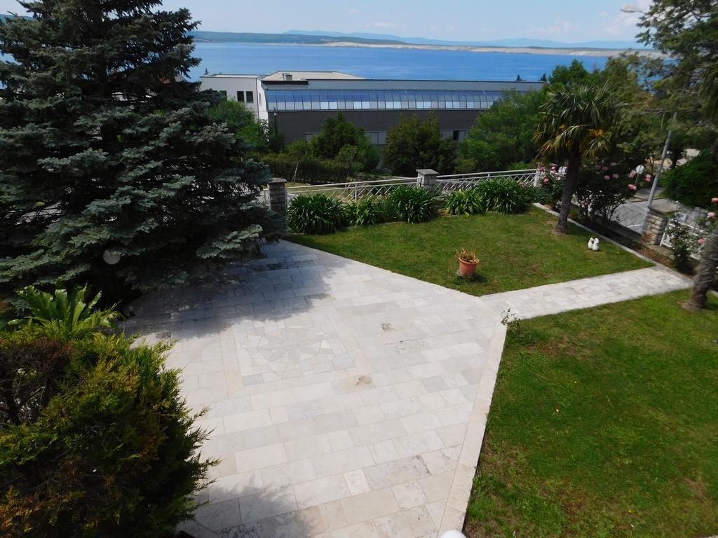 Helen Apartments Crikvenica Exteriör bild